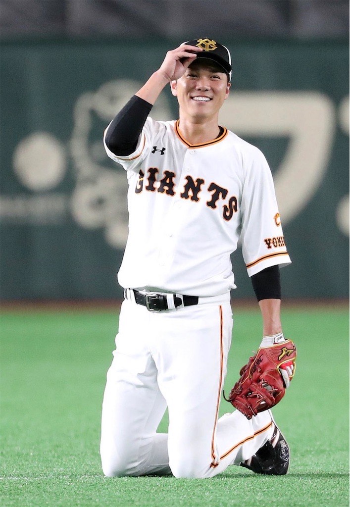 坂本勇人らプロ野球選手のユニフォーム袖が長いのはなぜ 野球情報サイト